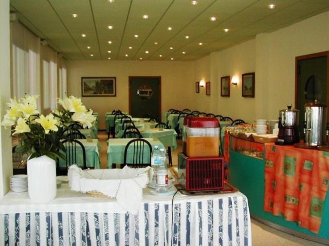 לידו די ג'סולו Albergo Dolomiti מראה חיצוני תמונה